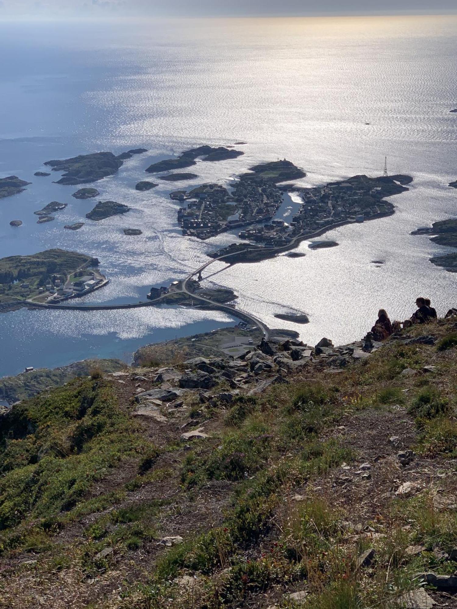 Stor Moderne Leilighet I Henningsvaer, 70 Kvm Bagian luar foto