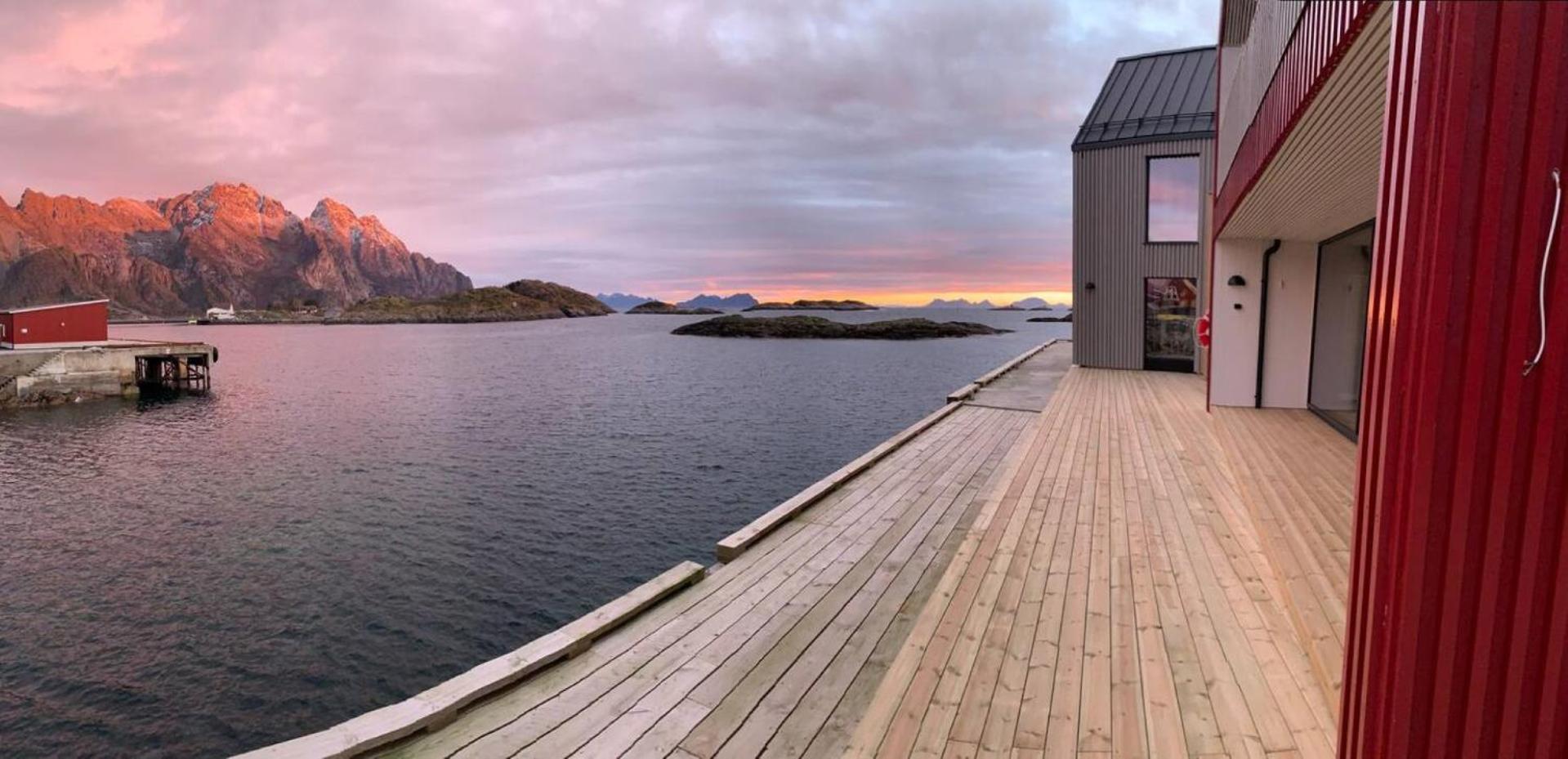 Stor Moderne Leilighet I Henningsvaer, 70 Kvm Bagian luar foto